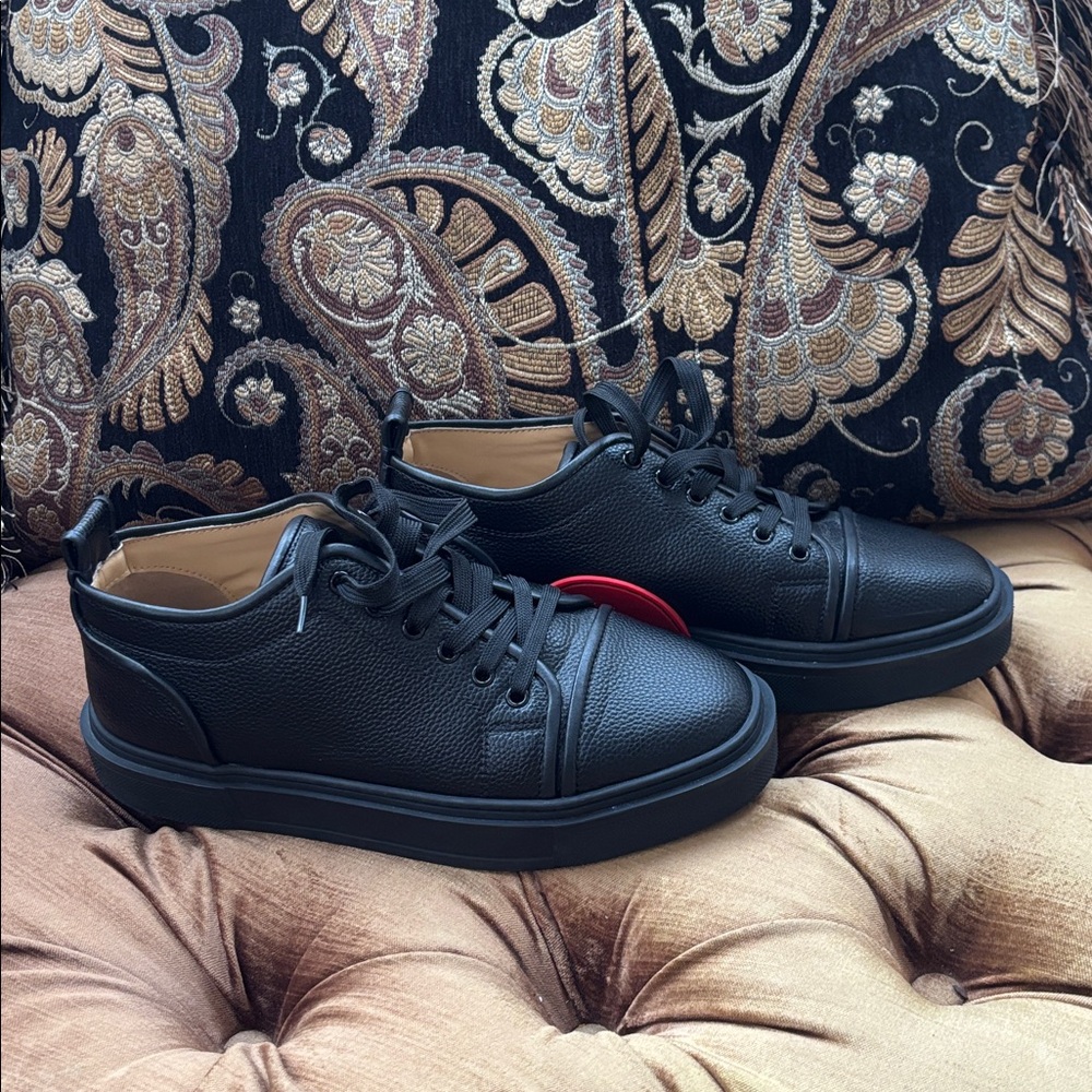 Christian Louboutin Adolon Junior black low-top sneakers - Picture 2 of 11